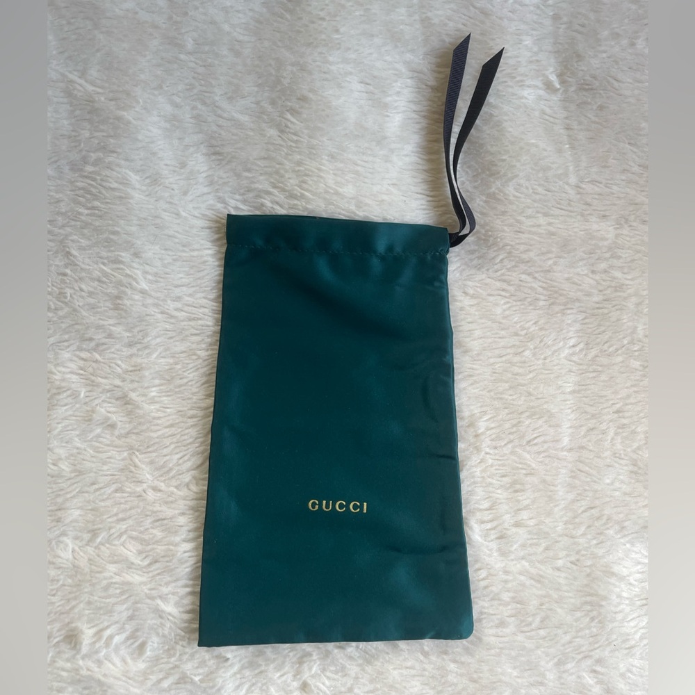 Gucci Satin Pouch 💚
